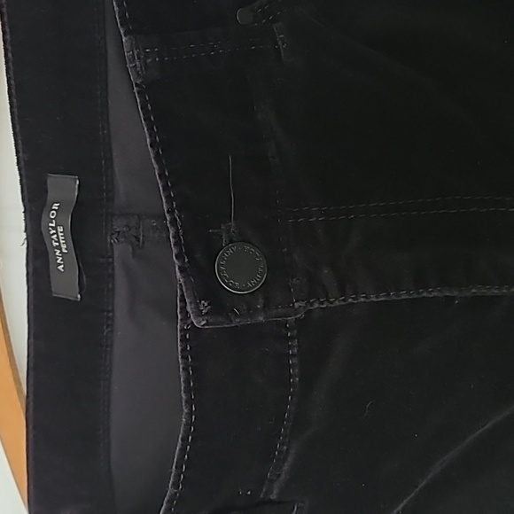 Ann Taylor size 12p Black Skinny & Slimming brushed velvet pants - Picture 2 of 7